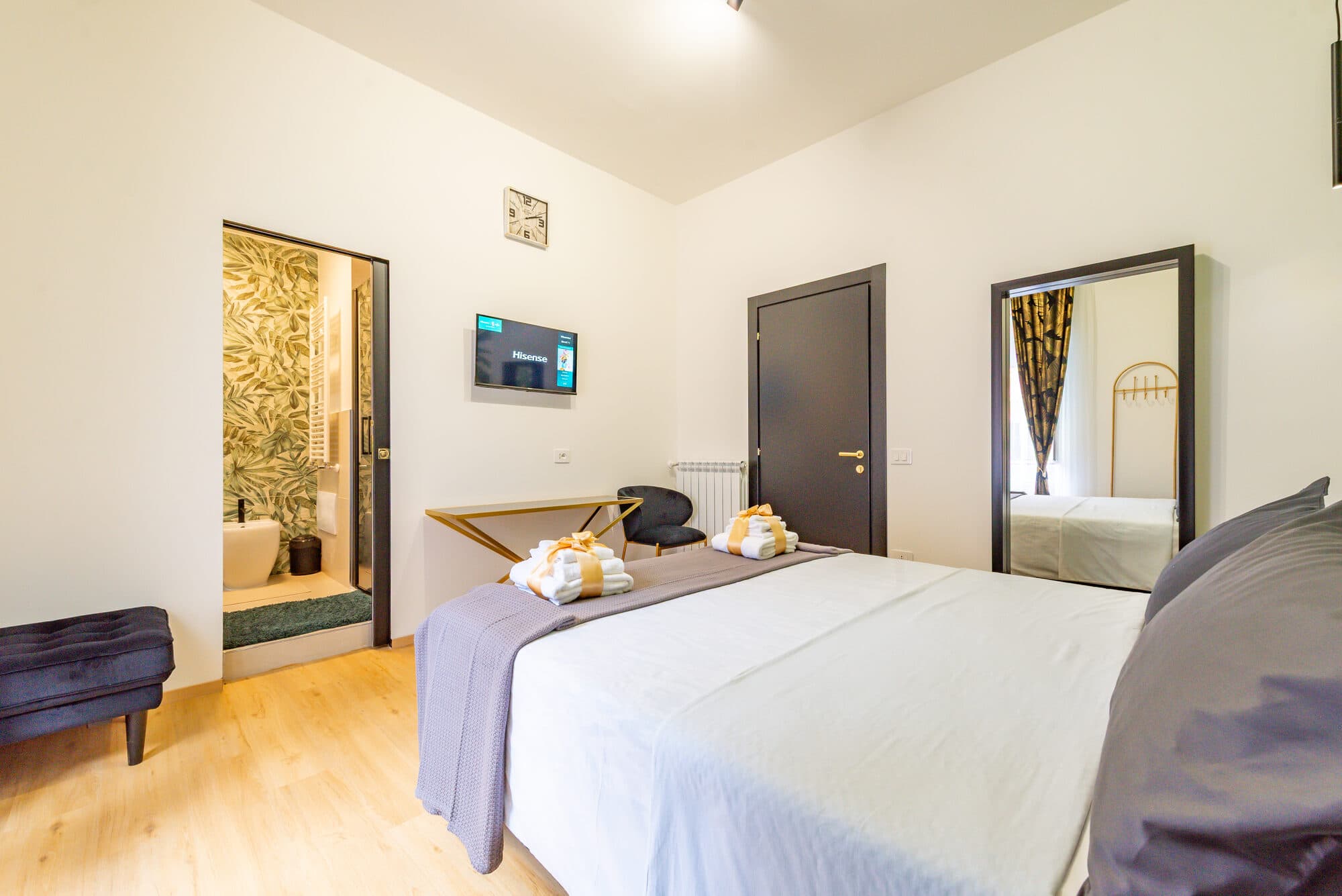 Eternal Residency — Taranto Room I